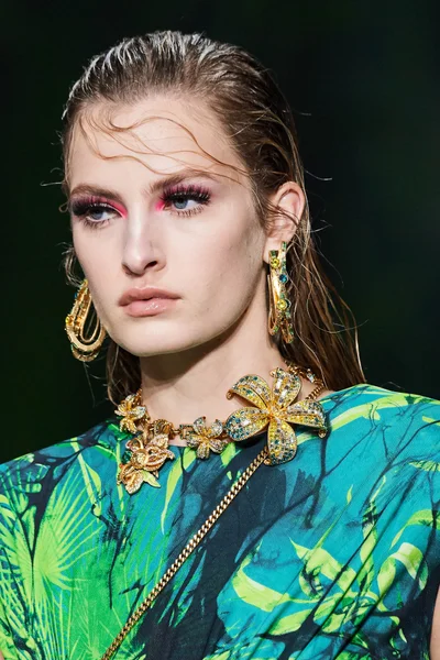 Look 56